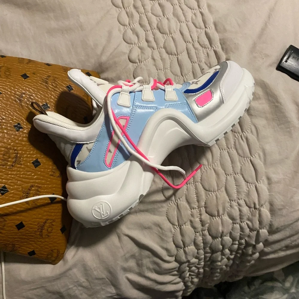 Sneakers - Picture 2 of 2